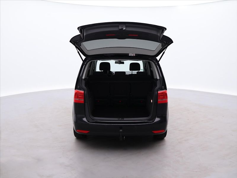 Volkswagen Touran 2,0 TDI 103kW Highline Tažné - fotka 9 z 27