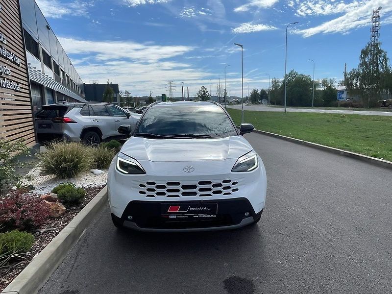 Toyota Yaris Cross 1.5 Hybrid 130k FWD Style - fotka 2 z 28