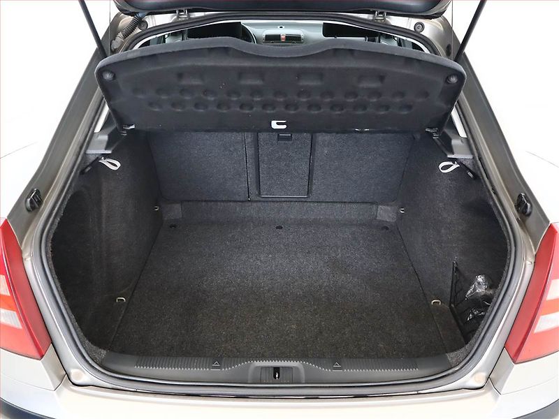 Škoda Octavia (2007) 2.0 TDI, Serv.kniha, nová STK - fotka 10 z 11