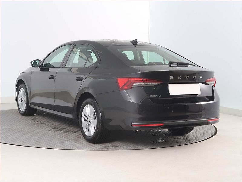 Škoda Octavia (2024) Selection 1.5 TSI - fotka 4 z 15