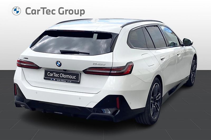 BMW Řada 5 540d xDrive Touring - fotka 8 z 10