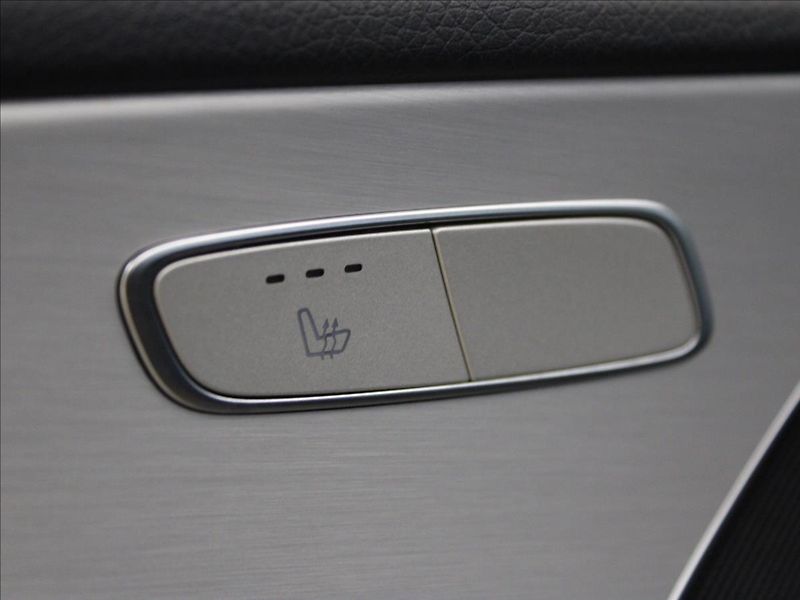 Mercedes-Benz CLS 2,0 D 9G - Tronic AMG line - fotka 27 z 31