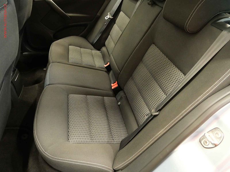 Škoda Octavia (2010) 1.6 TDi, Elegance, xenon - fotka 11 z 25