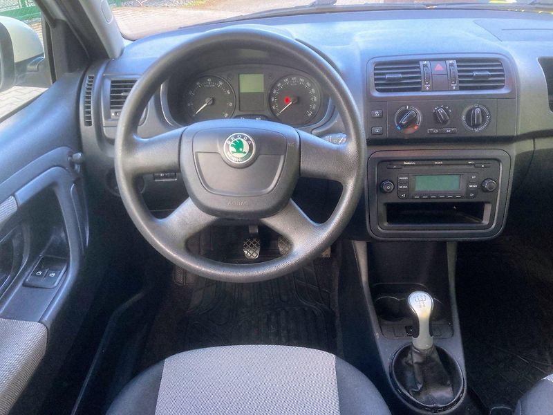 Škoda Fabia 1,2 HTP (44kW)*KLIMATIZACE* - fotka 8 z 15