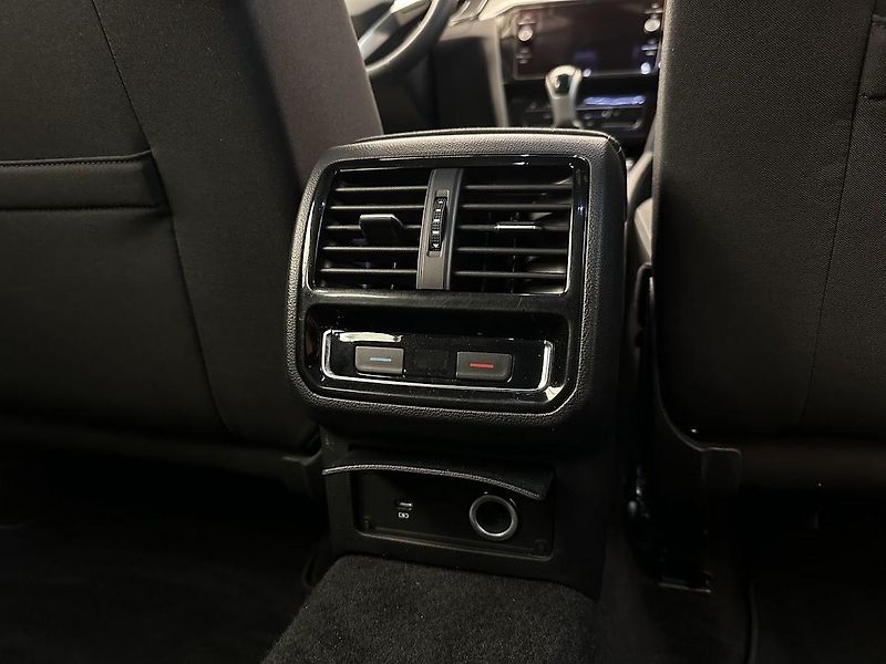 Volkswagen Passat (2021) 2.0 TDi Style Business 110 kW - fotka 13 z 26