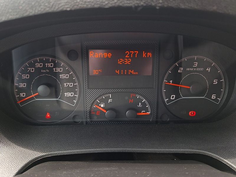 Peugeot Boxer (2024) FG 3500 L3H2 BHDi 140k MAN6 - fotka 14 z 17