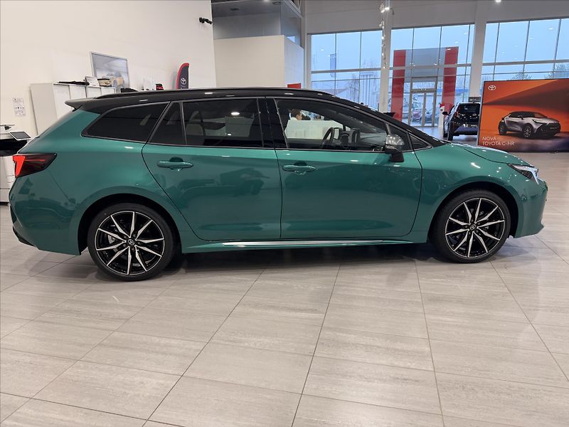 Toyota Corolla (2025) 1,8 Hybrid (140k) GR Sport - fotka 7 z 12