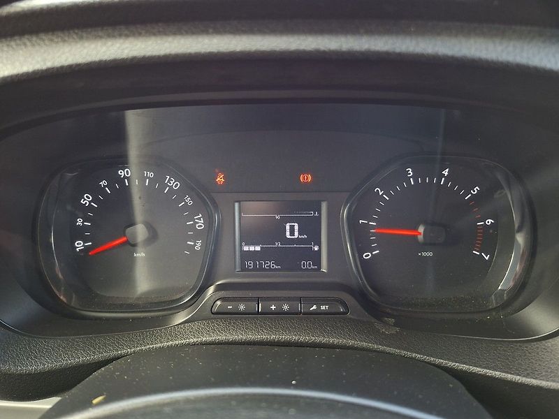 Peugeot Expert Combi L3 1.6 BHDi 115k M6 8.Míst - fotka 17 z 24