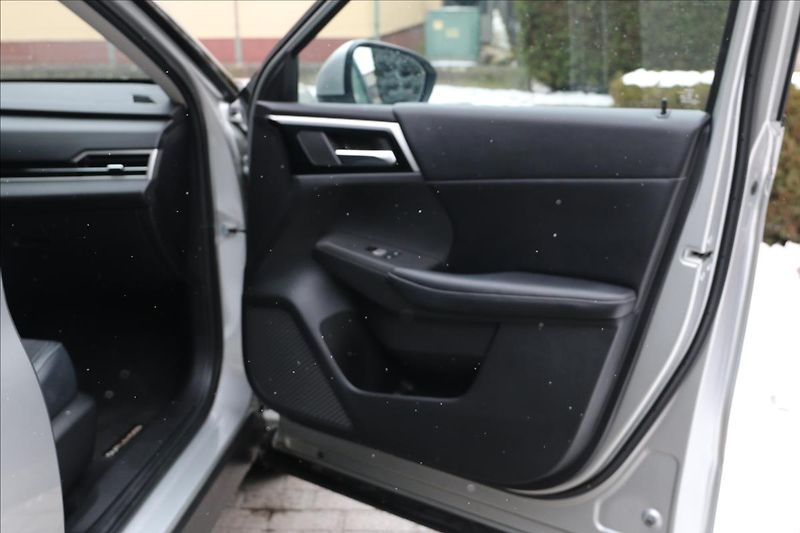 Mitsubishi Outlander 2,4 7míst, intense - fotka 49 z 70