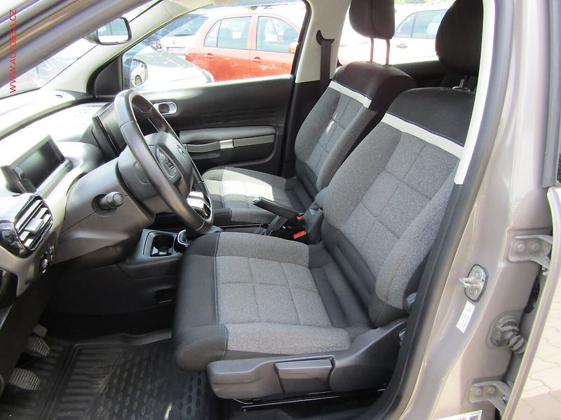 Citroën C4 Cactus (2018) 1.2 PT, ČR, servis.kniha - fotka 9 z 16