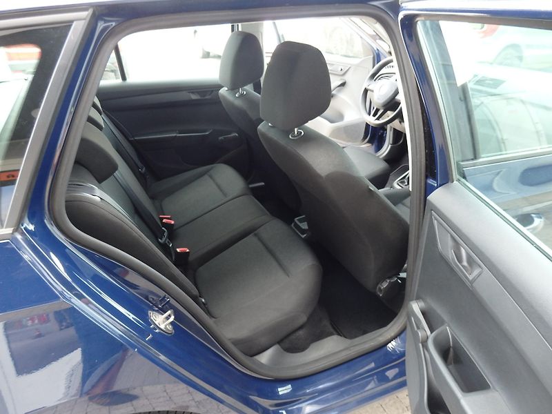 Škoda Fabia 1.2 TSI KLIMATIZACE, 6x AIRBAG - fotka 10 z 16