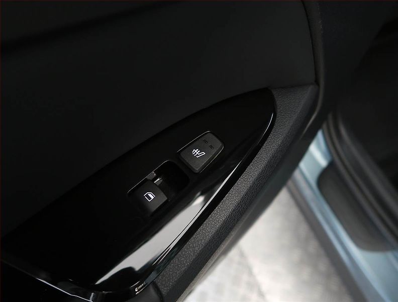 Kia Sportage (2023) 1.6 T-GDI MHEV - fotka 27 z 28