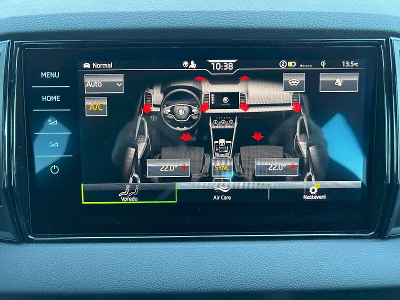 Škoda Karoq (2022) 2.0 TDI 110kW SportLine - fotka 23 z 35