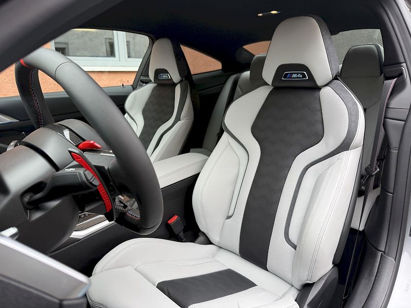 BMW M4 Competition xDrive FCL Indiv. - fotka 15 z 44