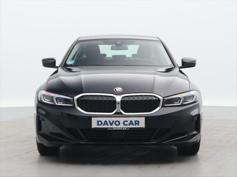 BMW Řada 3 2,0 318i 115kW Aut Virtual LED - fotka 2 z 32