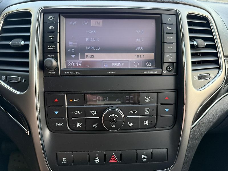 Jeep Grand Cherokee (2012) 3.0CRDi  OVERLAND! 178tKM!! - fotka 16 z 21
