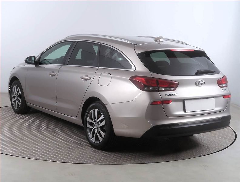 Hyundai i30 (2018) 1.4 CVVT, Serv.kniha, Tempomat - fotka 4 z 15