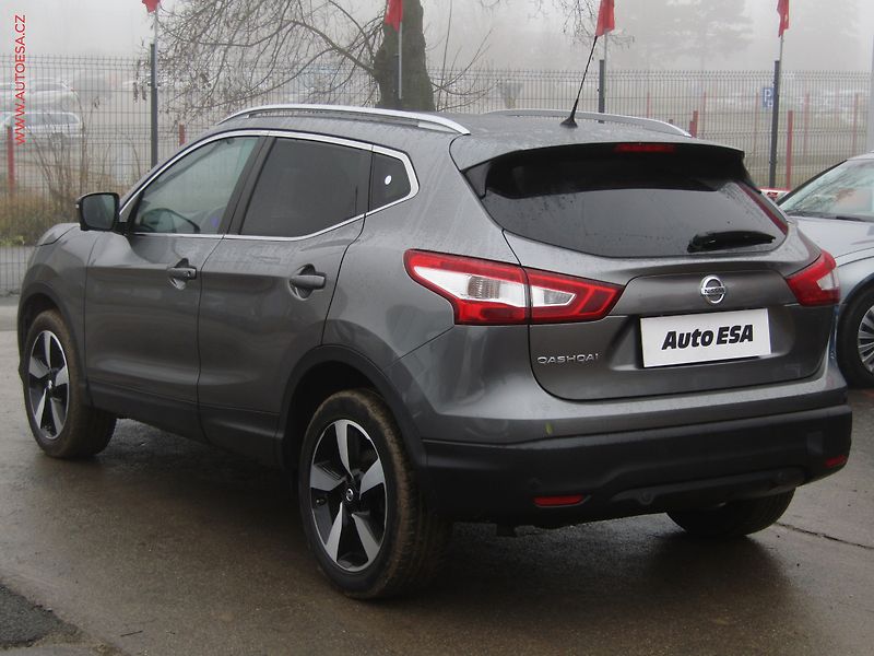 Nissan Qashqai (2016) 1.2 DiG-T 4X2, N-Connecta - fotka 6 z 18