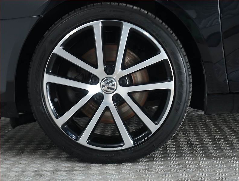 Volkswagen Golf (2012) Highline 2.0 TDI, Xenony - fotka 15 z 17