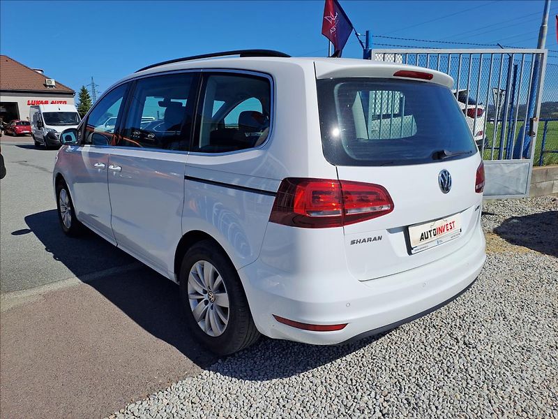 Volkswagen Sharan 2,0 TDI DSG NAVIGACE - fotka 4 z 18