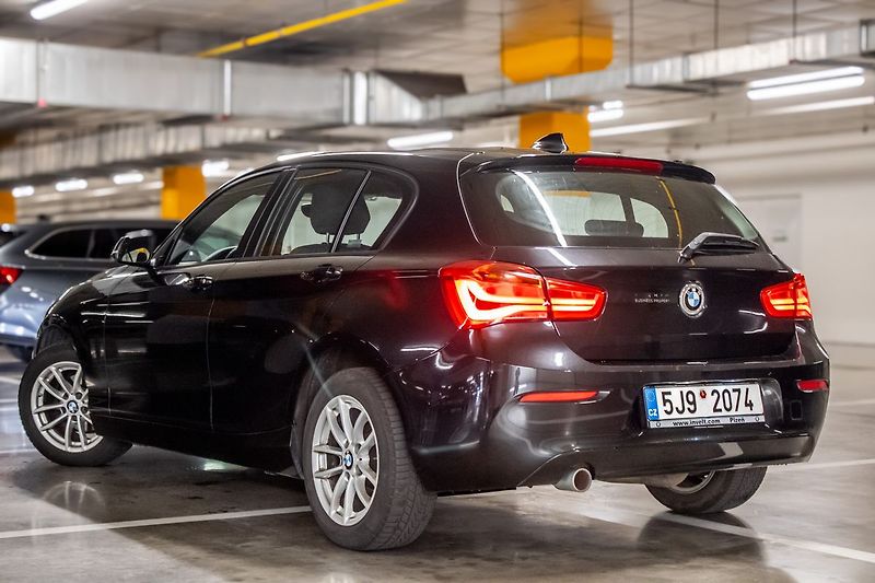 BMW Řada 1 d 2017 RWD MT/6 110kW - fotka 7 z 38