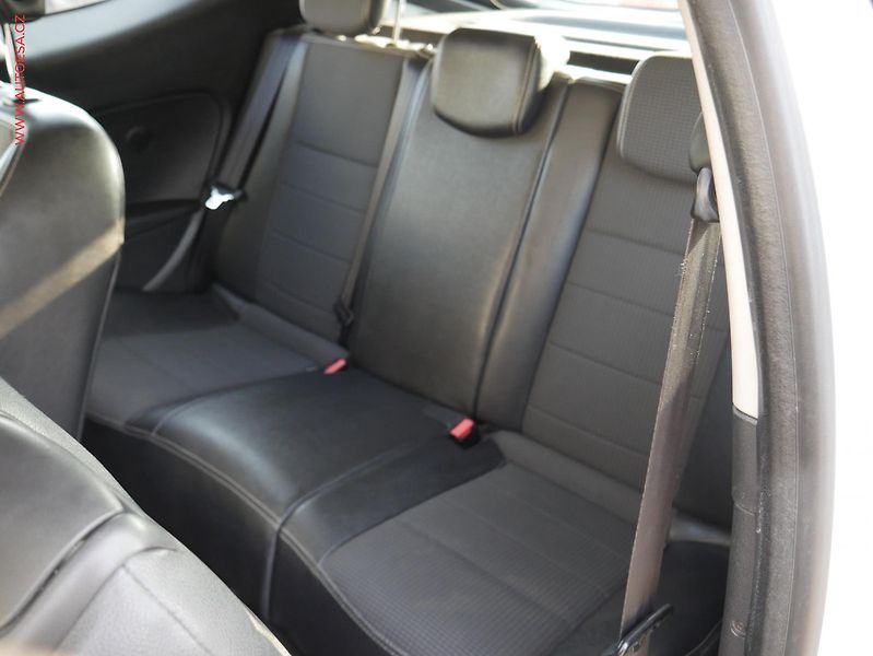 Renault Mégane (2011) 1.6 i, 1.maj,ČR, AC, temp - fotka 10 z 15