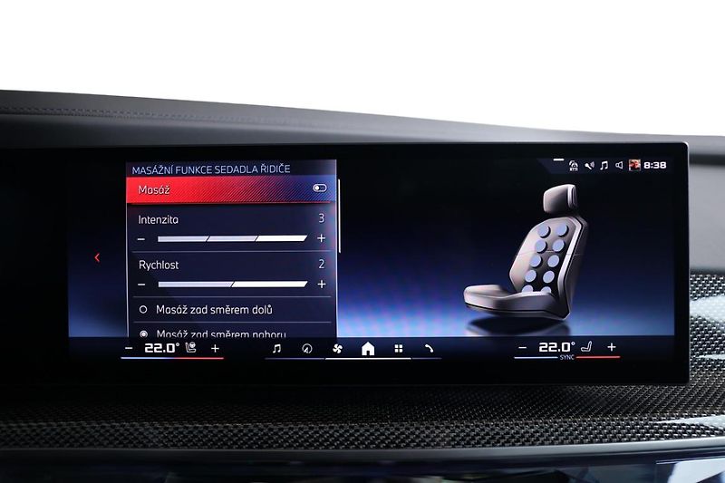 BMW i7 M70 - fotka 23 z 38