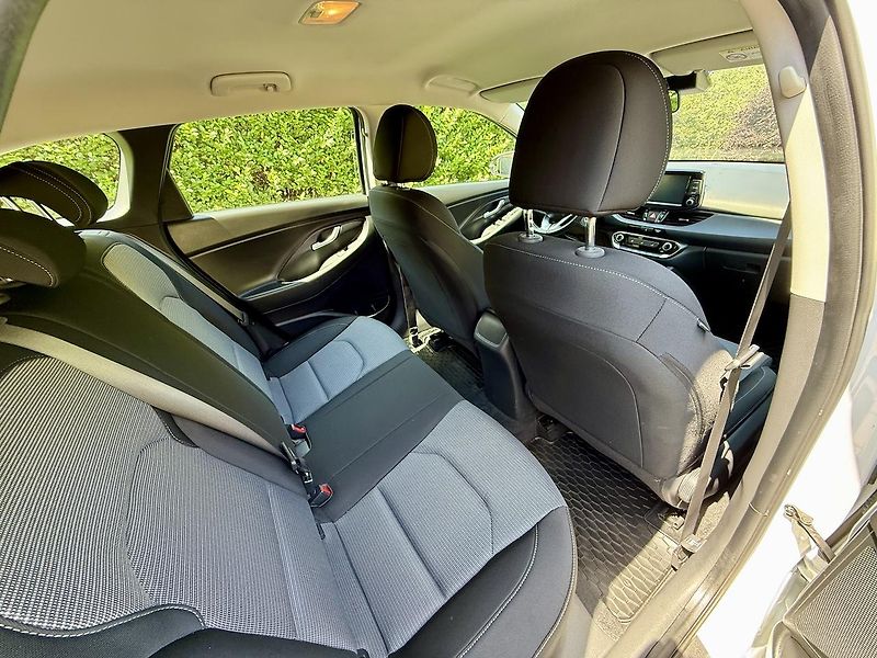 Hyundai i30 (2022) 1,5i 81kW CVVT COMFORT Koup.ČR - fotka 10 z 16