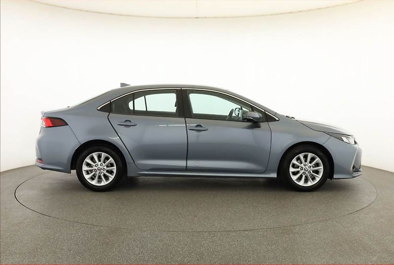 Toyota Corolla (2020) 1.6 Valvematic, Serv.kniha - fotka 6 z 17