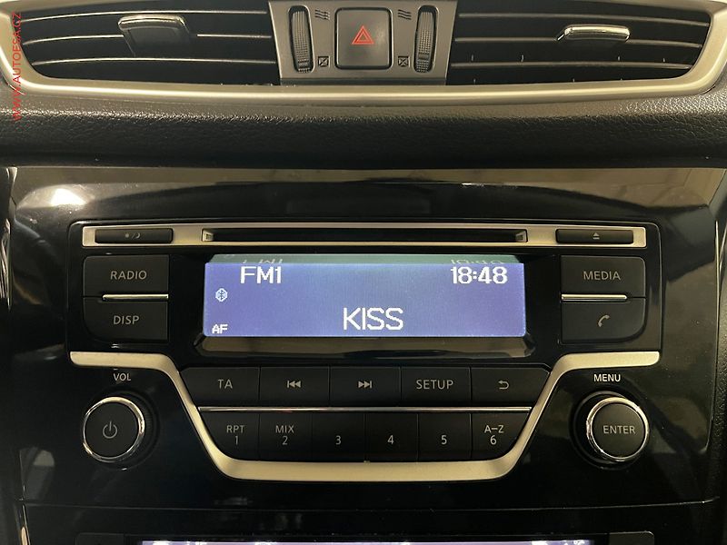 Nissan Qashqai (2014) 1.2 DIG-T, ČR, Acenta - fotka 11 z 16