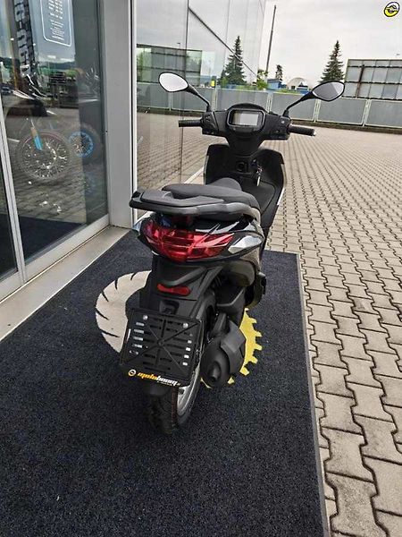 Piaggio Liberty 125 iGET (2026) Liberty 125 E5+ - fotka 24 z 39