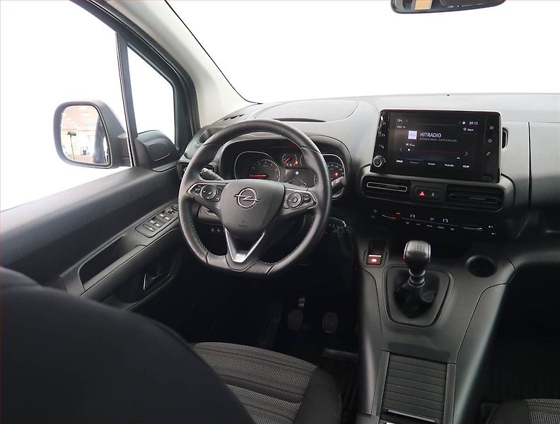 Opel Combo (2020) Maxi Enjoy 1.2 Turbo, 7Míst - fotka 7 z 23