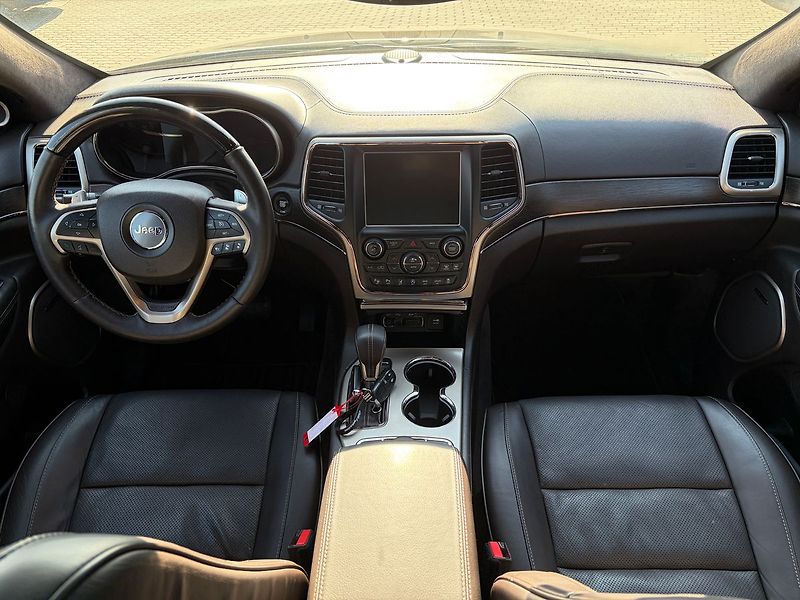Jeep Grand Cherokee - fotka 9 z 10