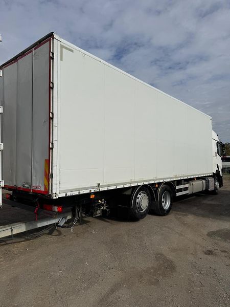 Renault Trucks T (2015) 430 6x2 Svan Tandem - fotka 15 z 23