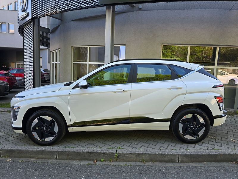Hyundai Kona (2026) 64.8kwh Smart Range Clima - fotka 2 z 25