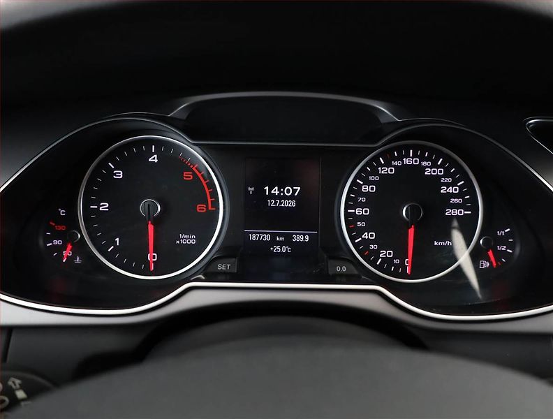 Audi A4 (2013) 2.0 TDI, 4X4, Automat, Navi - fotka 9 z 16