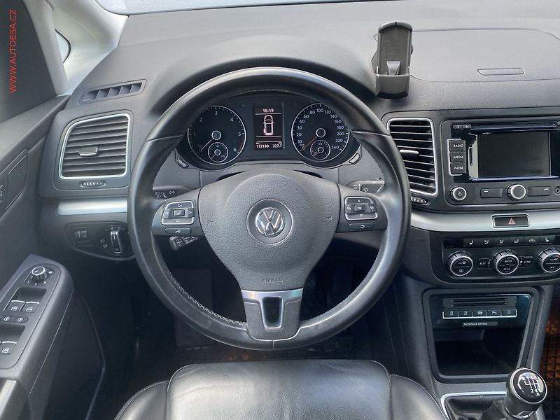 Volkswagen Sharan (2013) 2.0 TDi 7míst, Highline - fotka 11 z 19