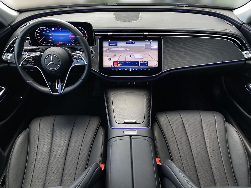 Mercedes-Benz Třídy E E 220 d 4M Avantgarde - fotka 12 z 26