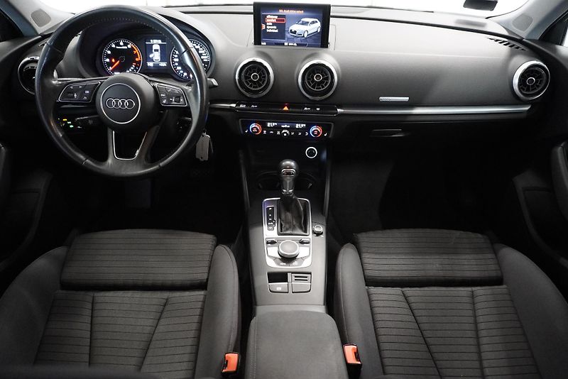 Audi A3 2.0 TFSi 140 kW SPORTBACK  DSG - fotka 25 z 29