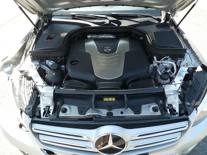 Mercedes-Benz GLC 350D 190kW 4x4  panorama závěs - fotka 9 z 15