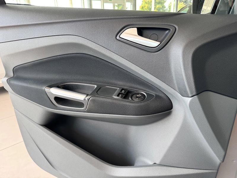 Ford C-MAX 1,6 16V*Komplet.Historie*1.MAJ - fotka 25 z 29