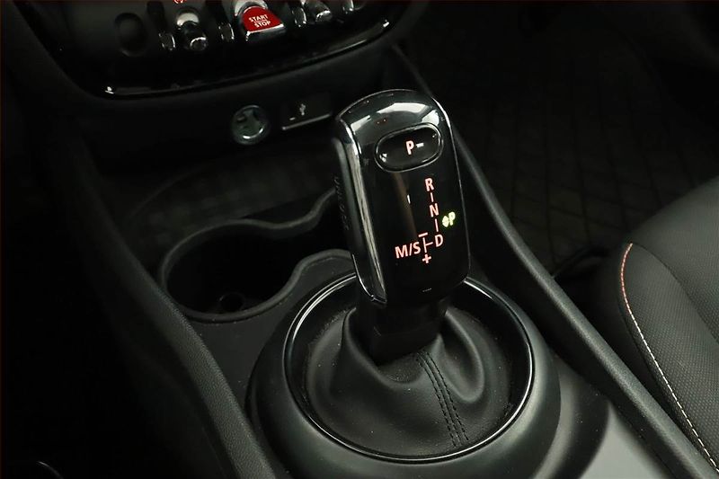 Mini Clubman (2018) Cooper, Automat, Park. senzory - fotka 10 z 14
