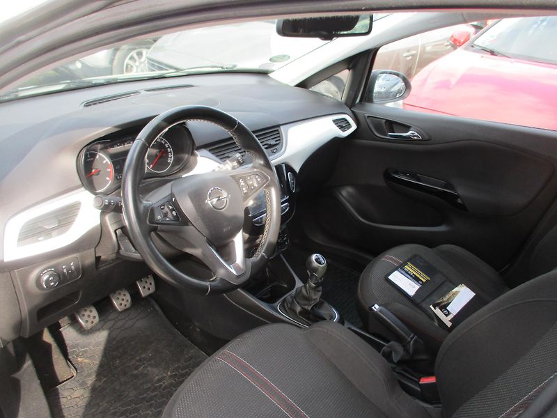 Opel Corsa (2018) 1,4 Color Edition / Cebia - fotka 10 z 12