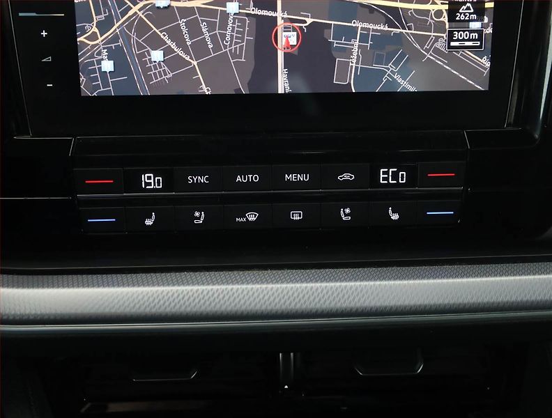 Volkswagen Touareg (2022) 3.0 TDI - fotka 14 z 22
