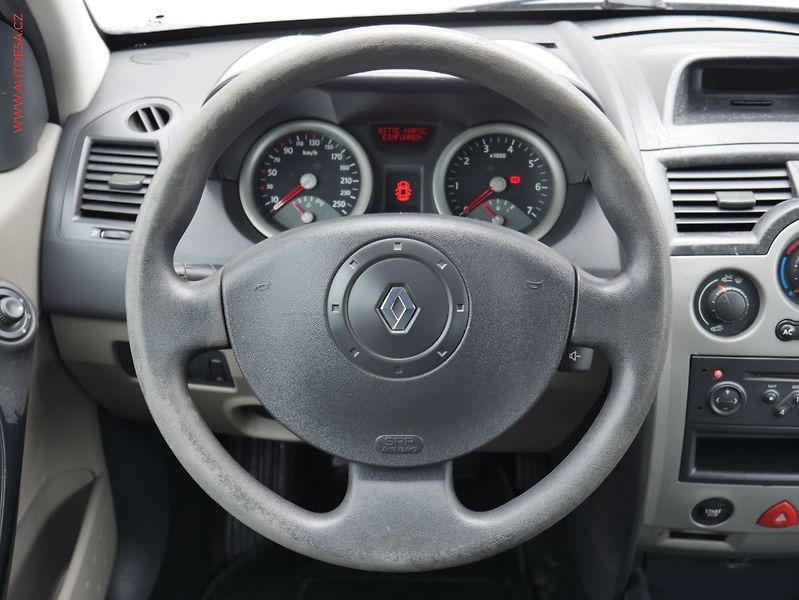 Renault Mégane (2004) 1.4 16V, STK4/28 - fotka 11 z 17