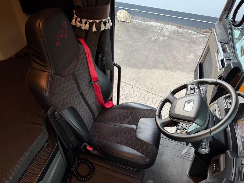 MAN TGX (2022) 26.640 6x2 tahač EURO 6 - fotka 14 z 22
