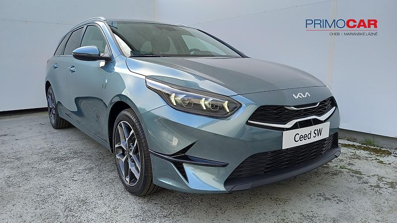Kia Ceed SW (2024) 1,5 T-GDi TOP 7DCT Business - fotka 2 z 21