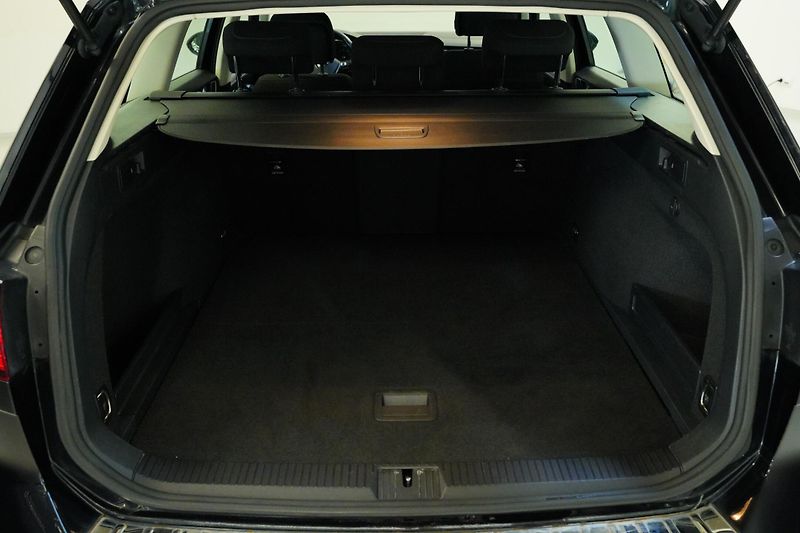 Volkswagen Passat - fotka 28 z 28
