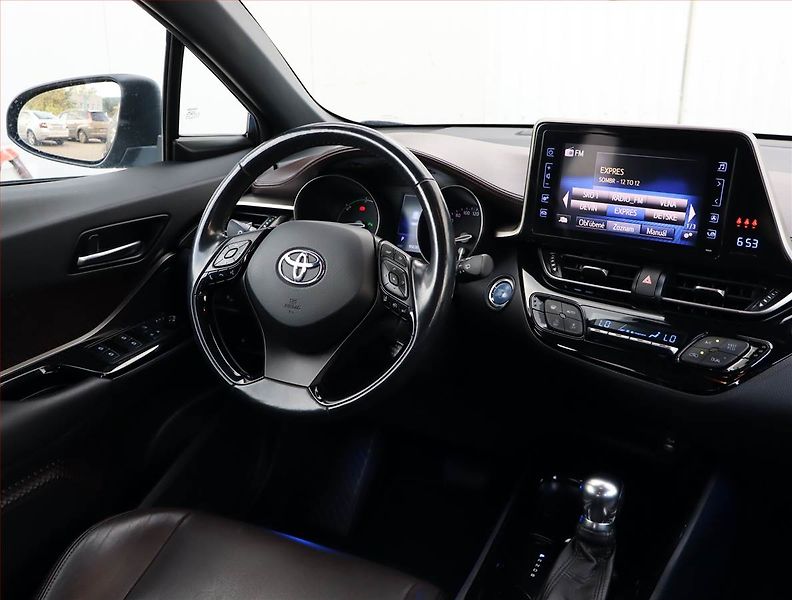 Toyota C-HR (2017) 1.8 Hybrid, Automat - fotka 7 z 19