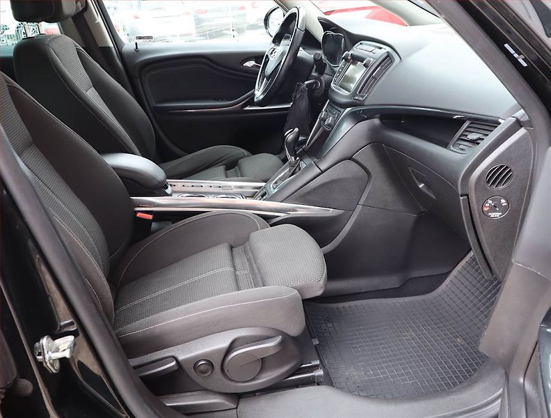 Opel Zafira (2017) 2.0 CDTI, Automat, 7 míst - fotka 9 z 20
